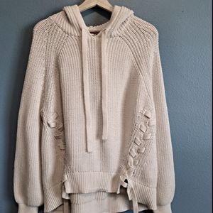 Oversized white hooded sweater (S)